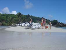3 dinghy's op en rij